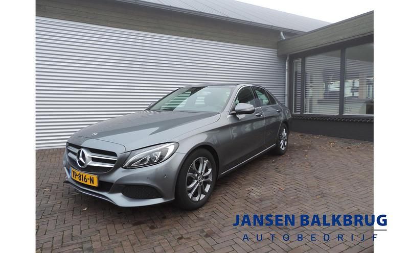 Grijs Occasion 2018 Mercedes C180 Business Sedan | € 21.985 (Goede deal) - Afbeelding 1/4
