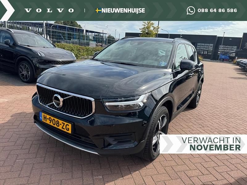 Zwart Gebruikt 2020 Volvo XC40 Momentum SUV | € 30.694 (Eerlijke prijs) - Afbeelding 1/4