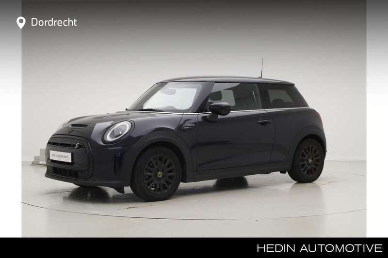 Blauw, metallic lak Gebruikt 2023 Mini Cooper SE Classic Hatchback | € 24.895 - Afbeelding 1/4