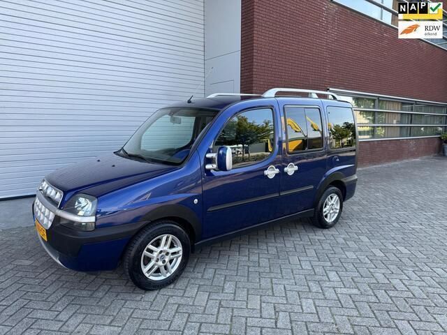 Blauw, metallic lak Gebruikt 2004 Fiat Doblò MPV | € 4.250 (Eerlijke prijs) - Afbeelding 1/4