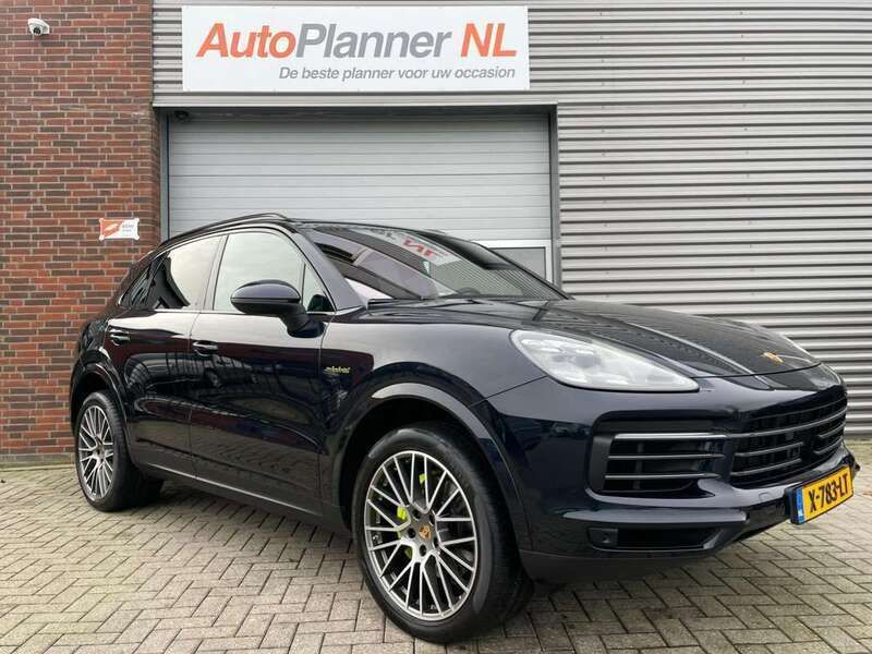 Blauw Gebruikt 2022 Porsche Cayenne Platinum Edition SUV | € 72.944 - Afbeelding 1/4