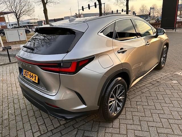 Nieuw Lexus NX450h+ E-FOUR Executive Line 309 PK (227 kW) 2025 Grijs SUV