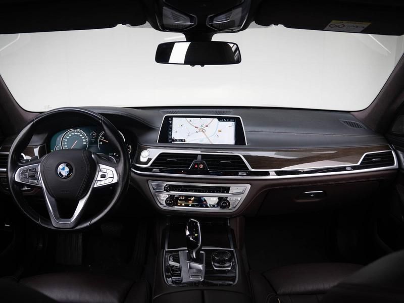 Occasion BMW 740 Executive 328 PK (241 kW) 2016 Blauw (metallic) Sedan