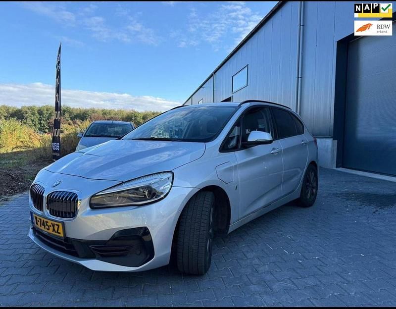 Grijs Gebruikt 2018 BMW 225 Active Tourer iPerformance MPV | € 10.950 (Super prijs) - Afbeelding 1/4
