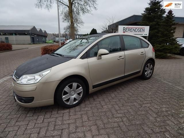 Geel (metallic) Occasion 2005 Citroën C4 Business Class Hatchback | € 595 (Super prijs) - Afbeelding 1/4