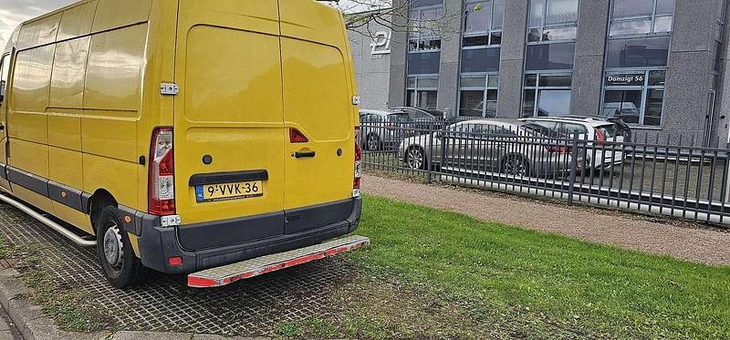 Occasion Opel Movano 101 PK (74 kW) 2012 Geel Van