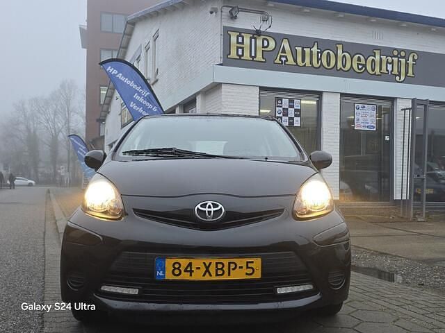 Occasion Toyota Aygo 68 PK (50 kW) 2012 Zwart Hatchback