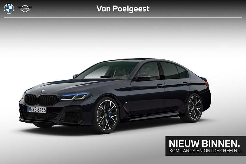 M carbonschwarz metallic (zwart metallic) Occasion 2023 BMW 520 M Sport Sedan | € 44.900 - Afbeelding 1/2