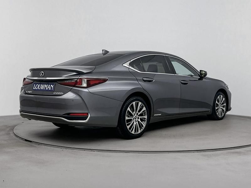 Occasion Lexus ES300H Business Edition 218 PK (160 kW) 2021 Sonic grey (grijs metallic) Sedan