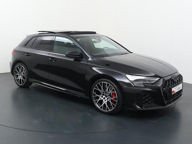 Nieuw Audi RS3 Sportback Premium 401 PK (294 kW) 2025 Zwart (metallic) Hatchback