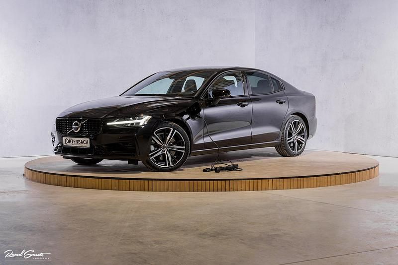 Zwart Gebruikt 2023 Volvo S60 Plus Sedan | € 38.990 - Afbeelding 1/4