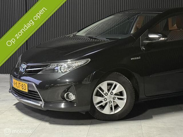 Occasion Toyota Auris 99 PK (72 kW) 2013 Zwart Hatchback