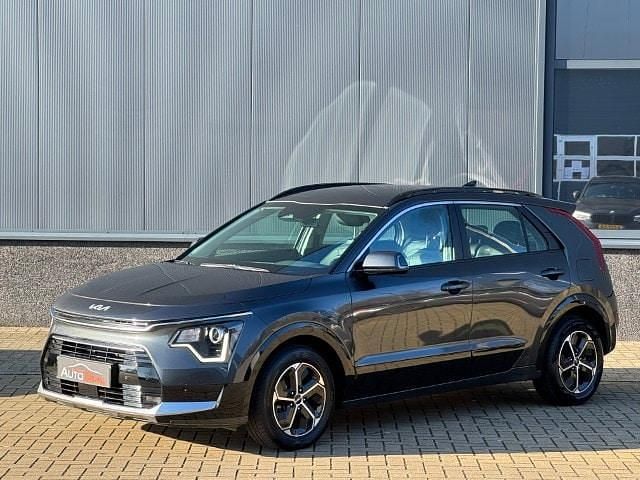 Grijs Occasion 2023 Kia Niro SUV | € 25.800 (Goede deal) - Afbeelding 1/4