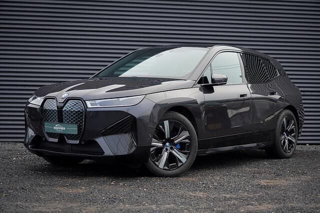 Grijs Gebruikt 2022 BMW iX M Sport SUV | € 49.750 (Eerlijke prijs) - Afbeelding 1/4