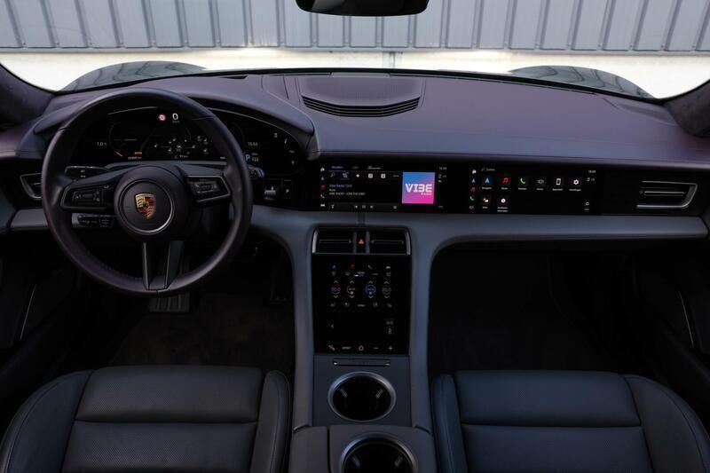 Grijs metallic Gebruikt 2021 Porsche Taycan Cross Turismo Sedan | € 85.000 (Eerlijke prijs) - Afbeelding 1/4