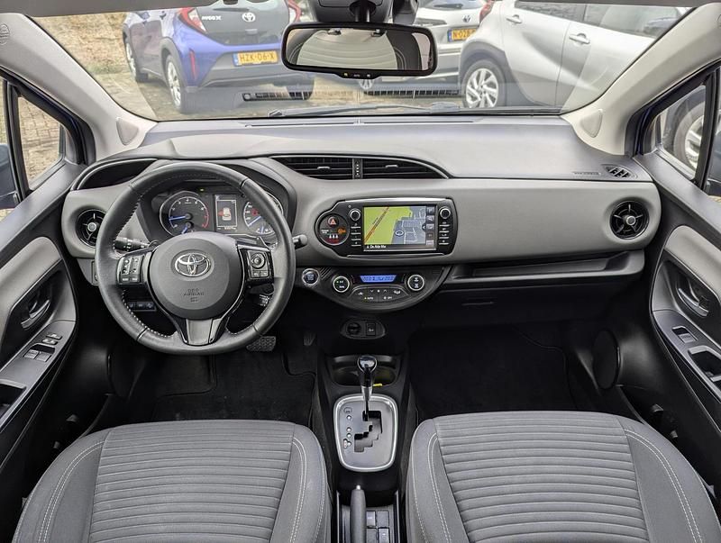 Occasion Toyota Yaris 112 PK (82 kW) 2019 Blauw Hatchback