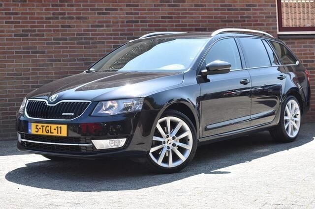 Zwart, metallic lak Gebruikt 2014 Skoda Octavia Business Line Stationwagen | € 8.949 (Eerlijke prijs) - Afbeelding 1/4