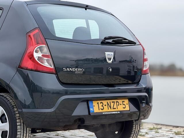 Occasion Dacia Sandero Lauréate 75 PK (55 kW) 2011 Grijs Hatchback