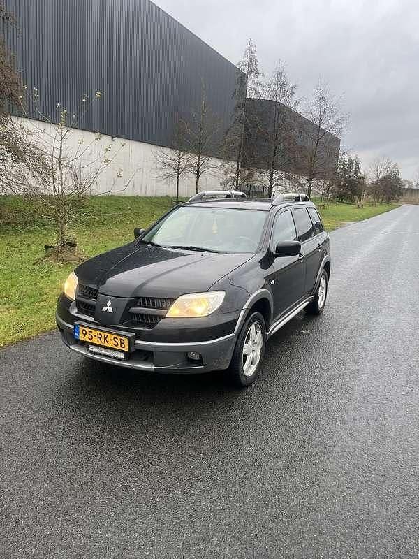 Occasion Mitsubishi Outlander Intense 160 PK (117 kW) 2005 Zwart SUV