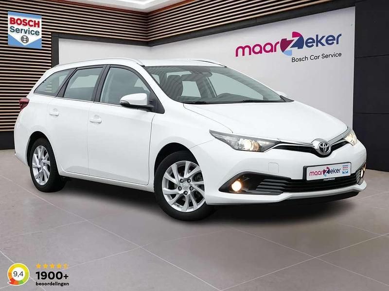 Wit Occasion 2018 Toyota Auris Touring Sports Active Stationwagen | € 14.950 (Goede deal) - Afbeelding 1/3