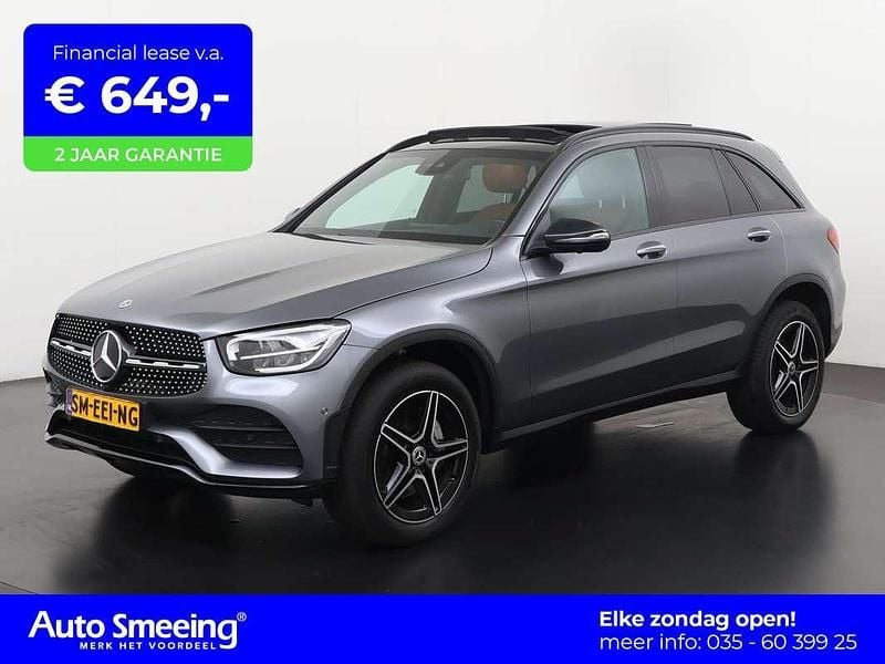 Selenite gray metallic finish (992u) Occasion 2022 Mercedes GLC300e Premium Plus SUV | € 49.895 (Eerlijke prijs) - Afbeelding 1/4