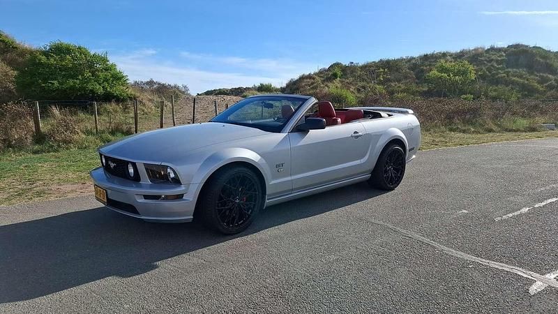Zilver Gebruikt 2006 Ford Mustang GT Cabriolet | € 14.500 - Afbeelding 1/4