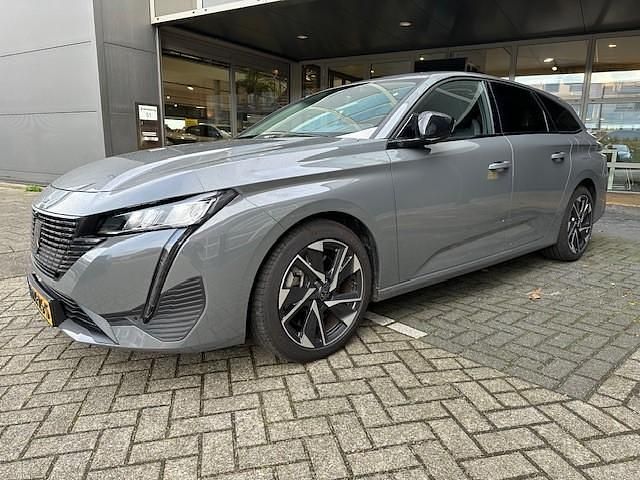 Grijs Gebruikt 2025 Peugeot 308 Allure Stationwagen | € 32.925 (Goede deal) - Afbeelding 1/4