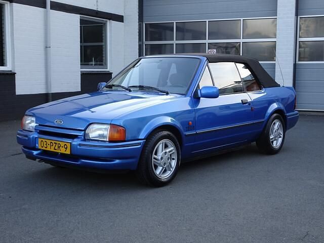 Blauw Gebruikt 1988 Ford Escort Cabriolet | € 9.200 - Afbeelding 1/4