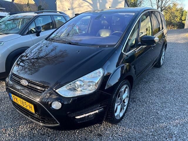 Zwart Occasion 2013 Ford S-MAX Titanium MPV | € 3.499 - Afbeelding 1/4