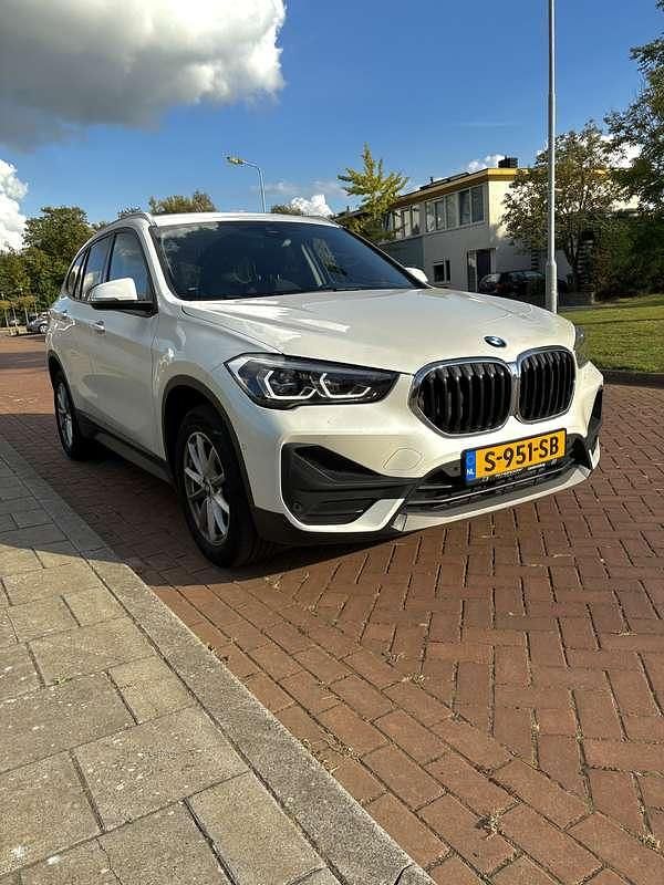 Wit Occasion 2019 BMW X1 SUV | € 29.450 (Duur) - Afbeelding 1/4