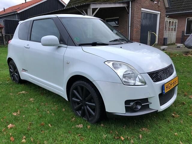 Wit (metallic) Gebruikt 2009 Suzuki Swift Sport Hatchback | € 3.850 (Goede deal) - Afbeelding 1/4