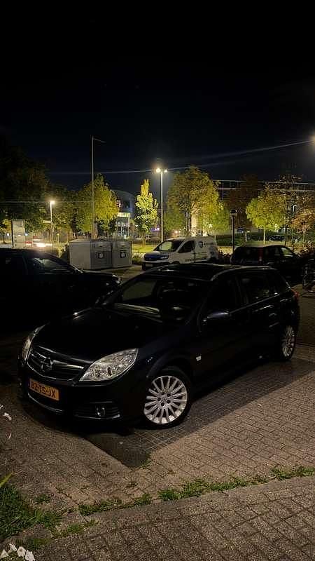 Gebruikt 2007 Opel Signum Stationwagen | € 1.800 - Afbeelding 1/4