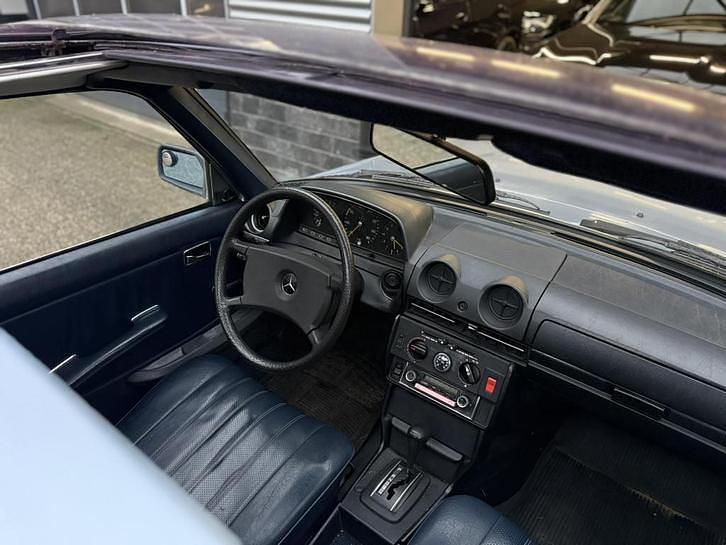 Occasion Mercedes 200 60 PK (44 kW) 1981 Blauw Sedan