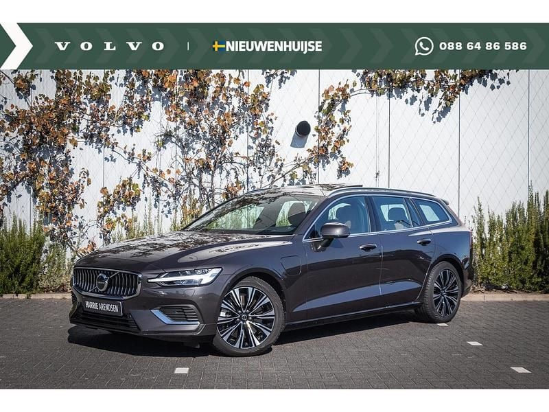 Grijs Gebruikt 2024 Volvo V60 Ultimate Stationwagen | € 47.899 (Iets duurder) - Afbeelding 1/4