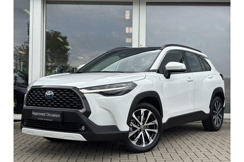 Gebruikt 2024 Toyota Corolla Cross Style SUV | € 40.749 - Afbeelding 1/1