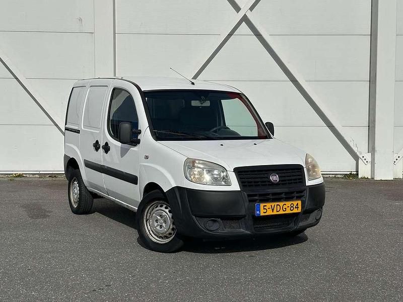Wit Gebruikt 2009 Fiat Doblò Basis MPV | € 1.499 (Super prijs) - Afbeelding 1/4