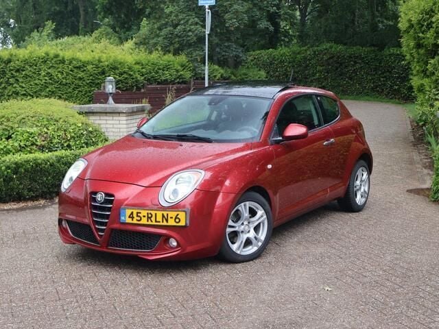 Rood Gebruikt 2011 Alfa Romeo MiTo Hatchback | € 1.450 (Eerlijke prijs) - Afbeelding 1/4