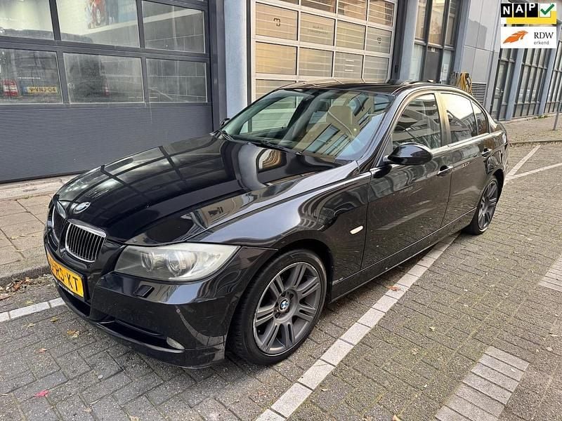 Zwart Gebruikt 2005 BMW 320 Executive Sedan | € 1.500 - Afbeelding 1/4