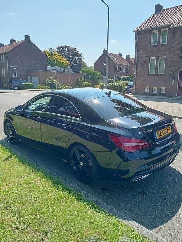 Zwart Gebruikt 2017 Mercedes CLA180 Business Sedan | € 16.995 (Eerlijke prijs) - Afbeelding 1/4