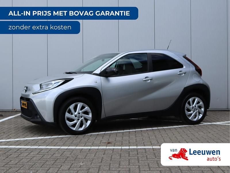 Grijs Gebruikt 2023 Toyota Aygo Hatchback | € 15.495 (Goede deal) - Afbeelding 1/3