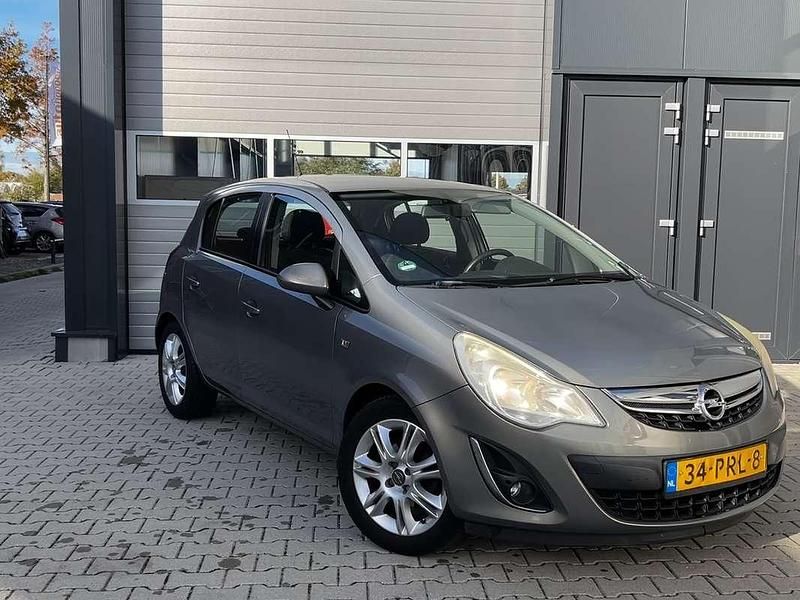 Occasion Opel Corsa Edition 86 PK (63 kW) 2011 Bruin Hatchback