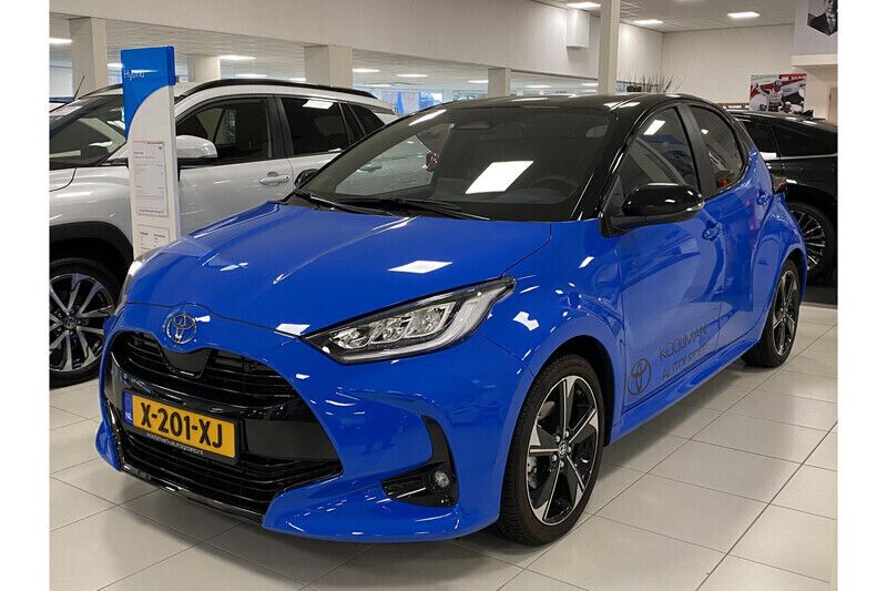 Blauw Gebruikt 2024 Toyota Yaris Hybrid Edition Hatchback | € 30.799 (Duur) - Afbeelding 1/1