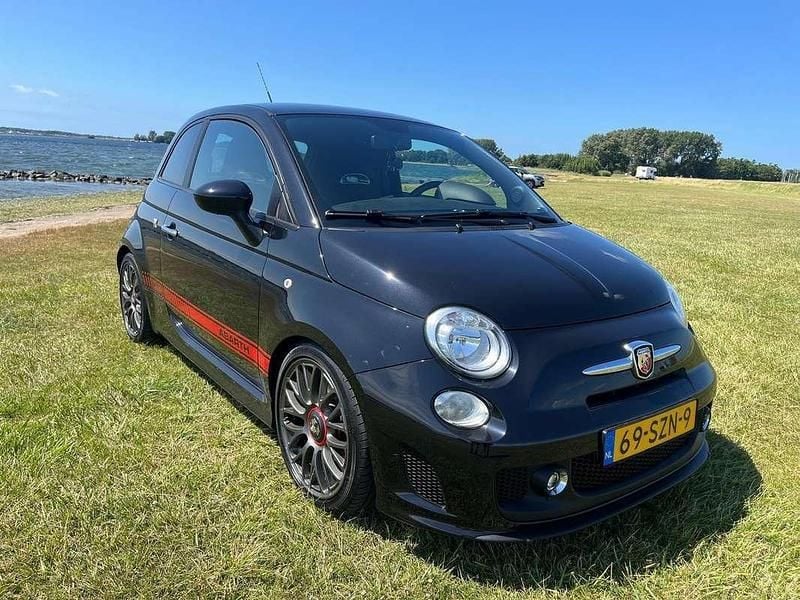 Zwart Gebruikt 2012 Abarth 500 Hatchback | € 10.999 (Eerlijke prijs) - Afbeelding 1/4