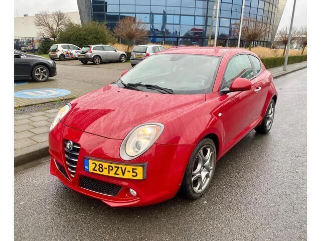 Rood Gebruikt 2011 Alfa Romeo MiTo Hatchback | € 2.750 (Eerlijke prijs) - Afbeelding 1/4