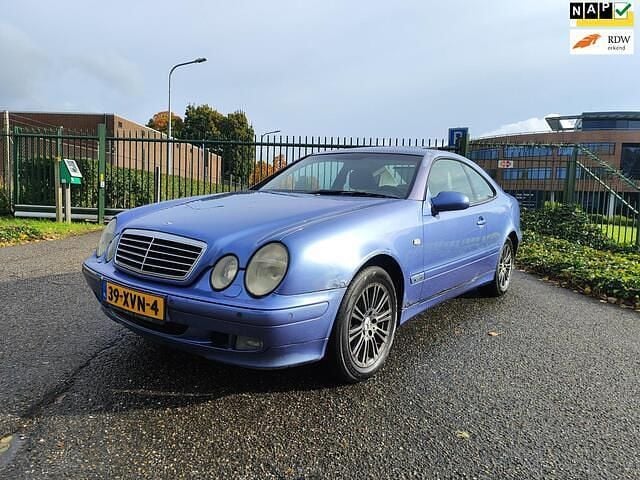 Blauw Occasion 1998 Mercedes CLK320 Elegance Coupé | € 1.399 (Super prijs) - Afbeelding 1/4
