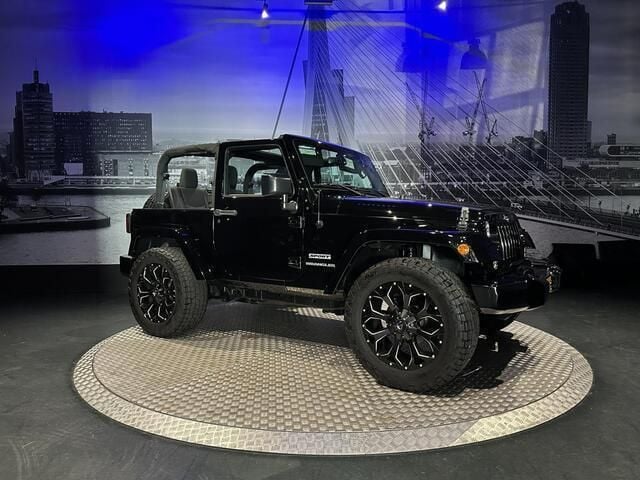 Zwart Gebruikt 2016 Jeep Wrangler Rubicon SUV | € 46.950 - Afbeelding 1/4