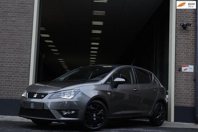 Grijs Gebruikt 2016 Seat Ibiza FR Hatchback | € 7.990 (Goede deal) - Afbeelding 1/4