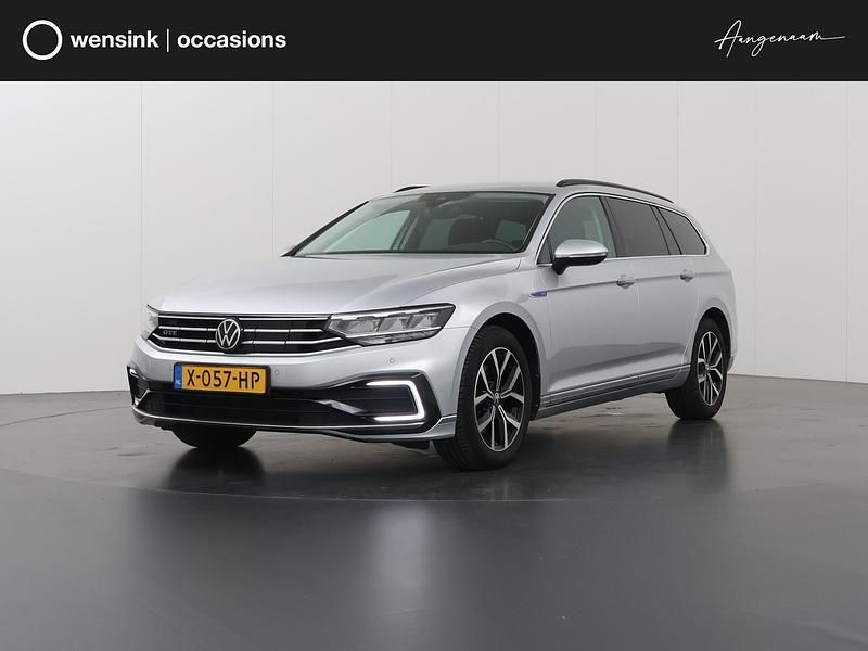 Grijs Occasion 2024 VW Passat Business Stationwagen | € 24.830 (Super prijs) - Afbeelding 1/4