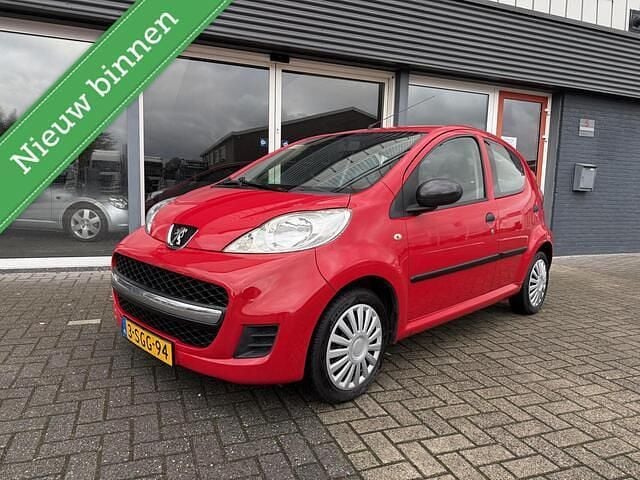 Rood Gebruikt 2011 Peugeot 107 Hatchback | € 1.799 (Goede deal) - Afbeelding 1/4