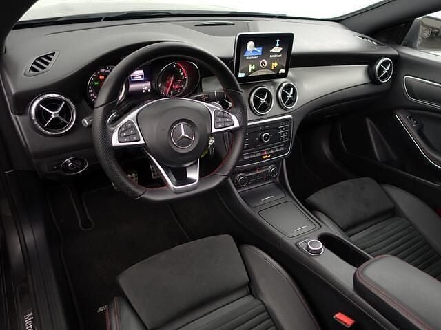 Occasion Mercedes CLA180 Shooting Brake Prestige 122 PK (89 kW) 2016 Grijs metallic Stationwagen